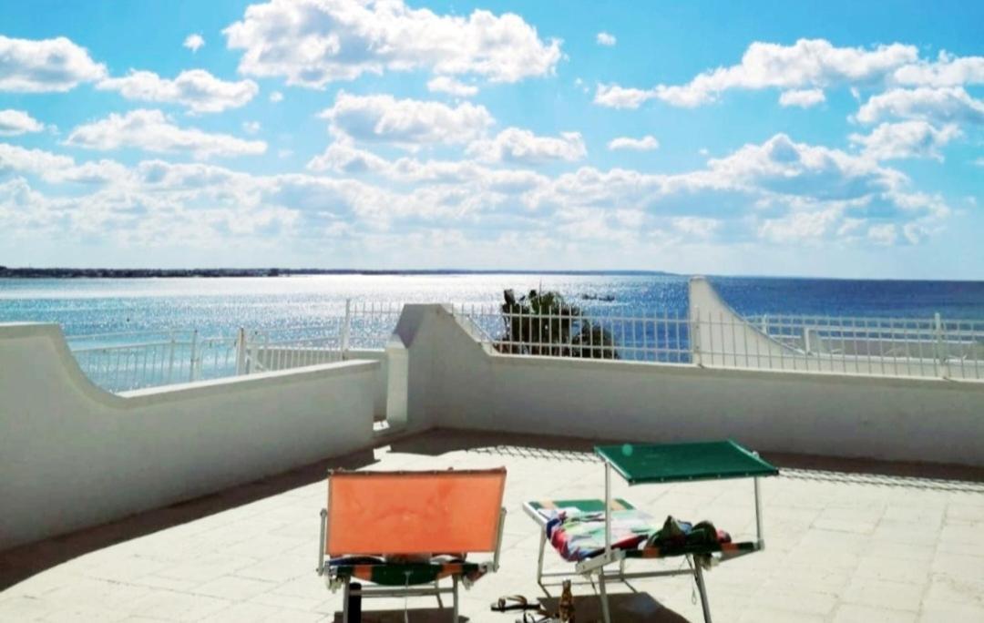 Porto Cesareo Appartamento Panoramico Fronte Mare Con Parcheggio Coperto Torre Lapillo Exteriér fotografie